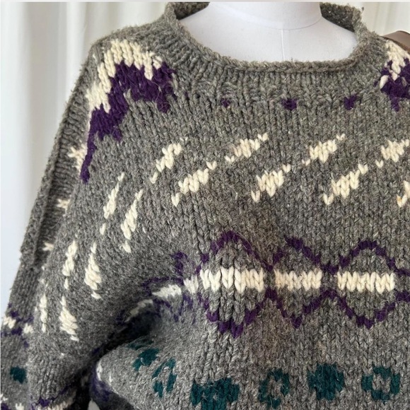 Vintage Fair isle Grandmacore chunky-knit wool sweater. - Picture 5 of 8